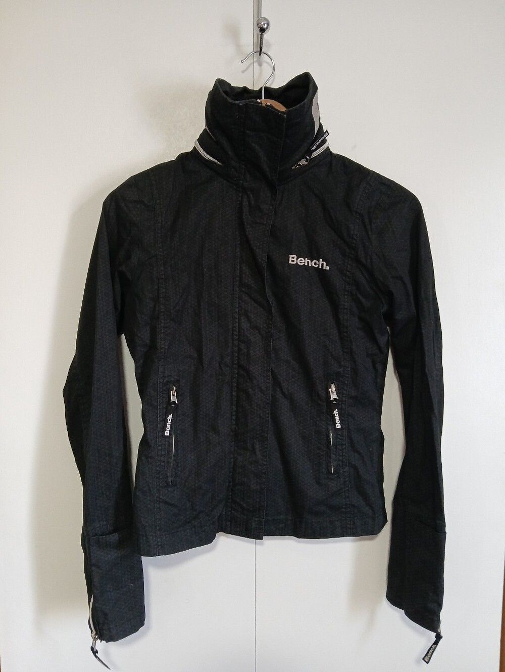 βBench High Funnel Neck Zip Jacket Black Grid Hidden Packable Hood Thumbholes S